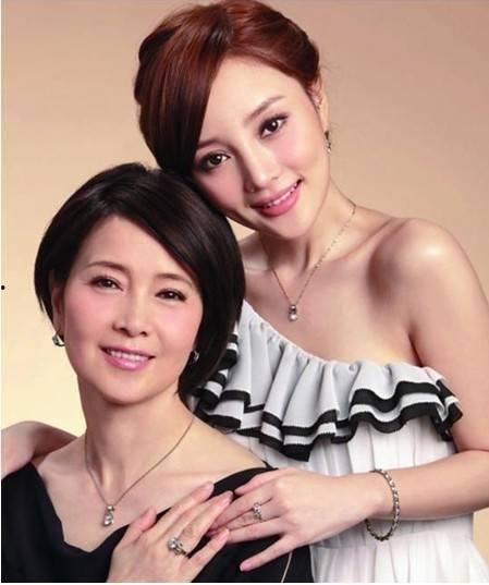 明星排行榜 明星娛樂(lè)八卦頭條,明星排行榜揭秘，娛樂(lè)八卦頭條盤(pán)點(diǎn)