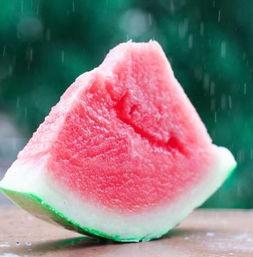 朝陽號外官網免費吃瓜,免費吃瓜盛宴，暢享夏日清涼！