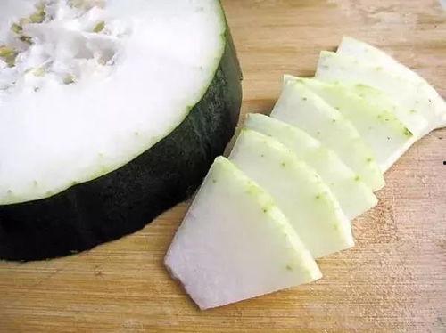 熱門大瓜每日必吃,緊跟時事，暢享娛樂盛宴